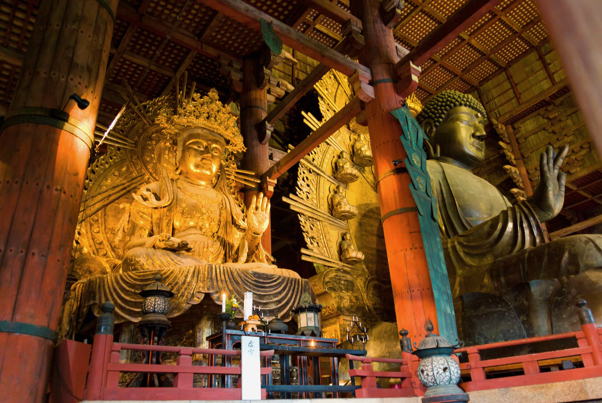 golden and great buddha statues